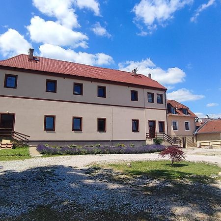 Zamecek Cerov Apartment Jicin Bagian luar foto