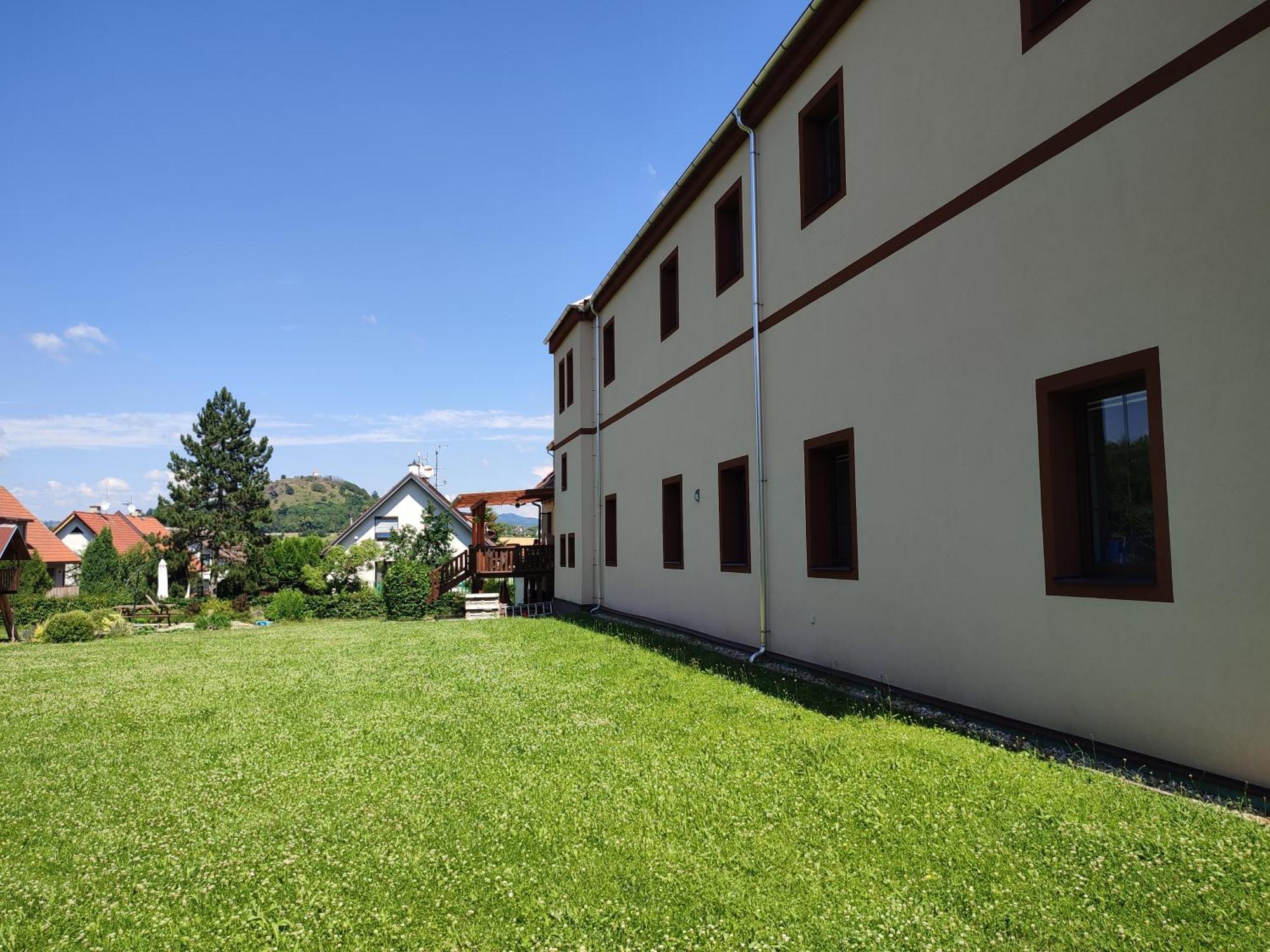Zamecek Cerov Apartment Jicin Bagian luar foto