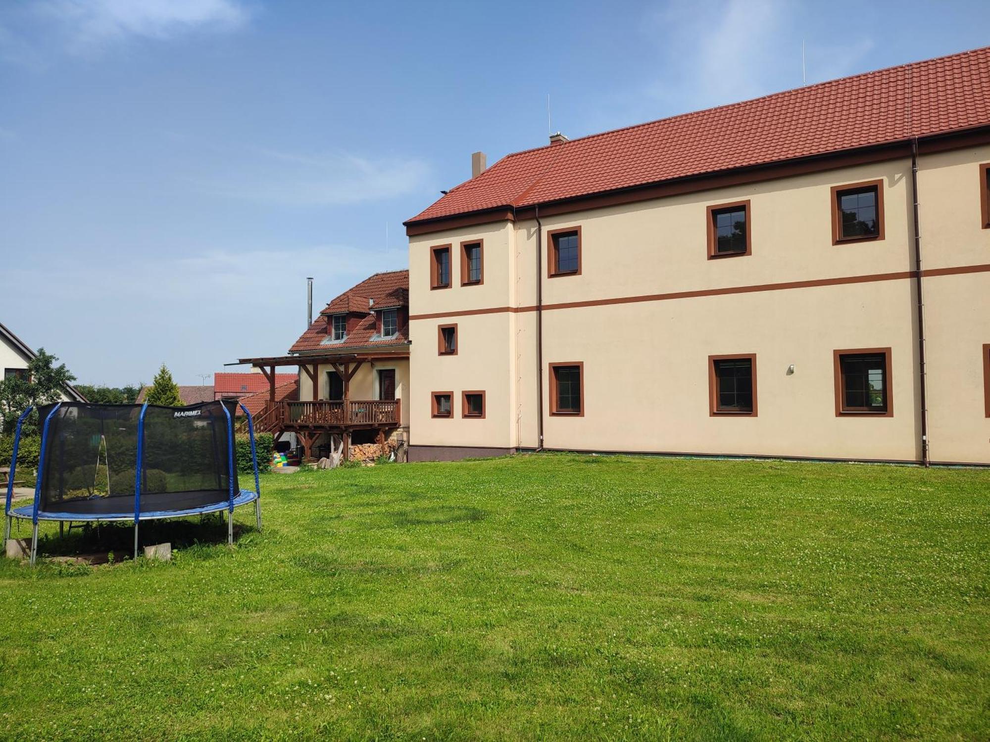 Zamecek Cerov Apartment Jicin Bagian luar foto